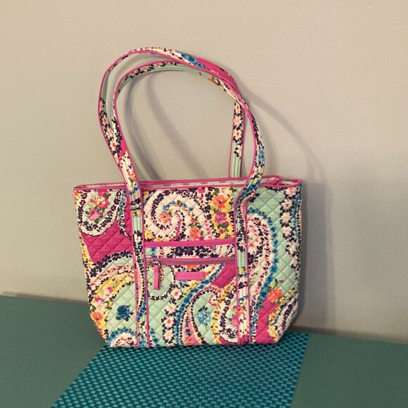 Vera Bradley Tote Pink Green Paisley NWOT with Charger Pocket - Picture 1 of 13